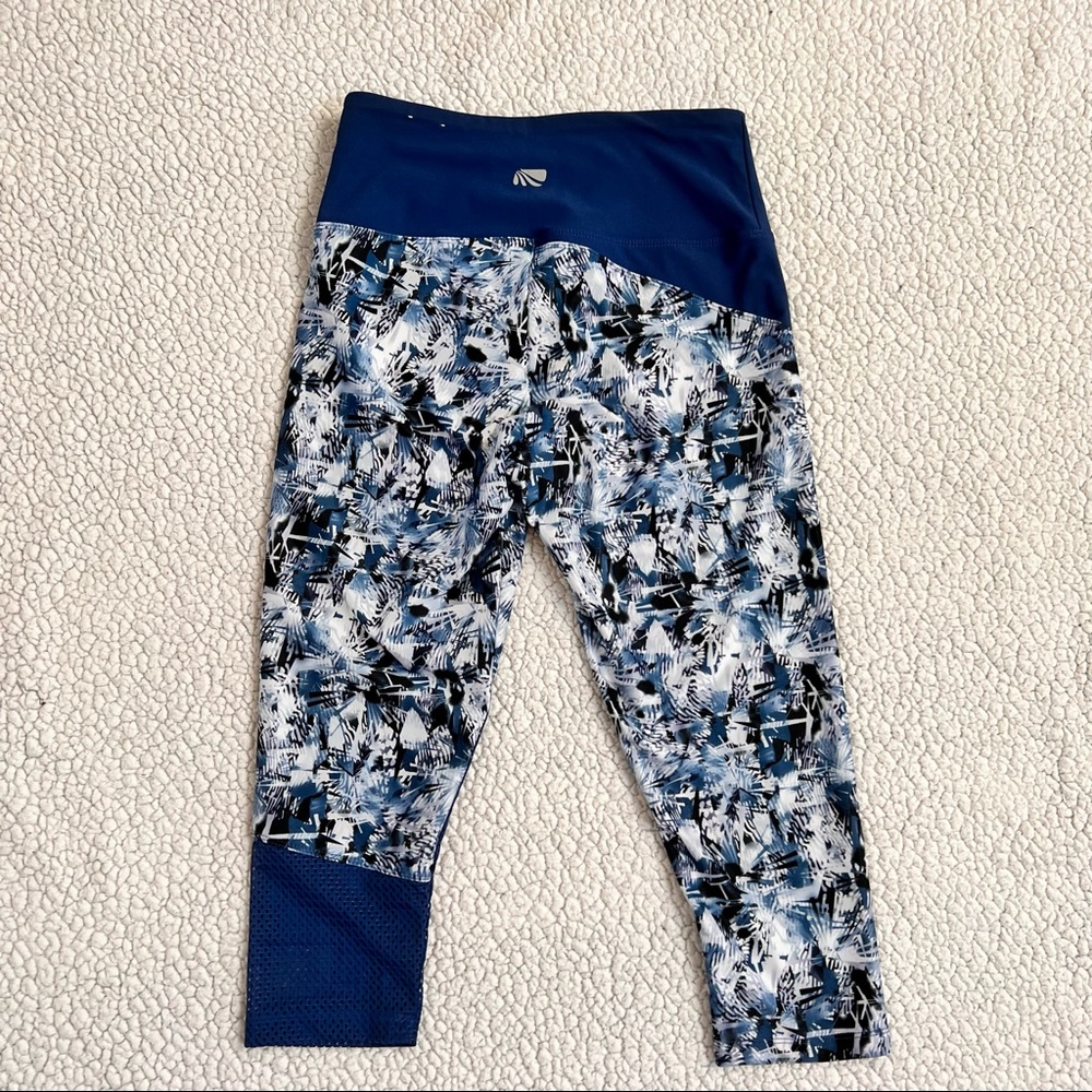 Women’s Marika workout capris size small - Picture 2 of 3